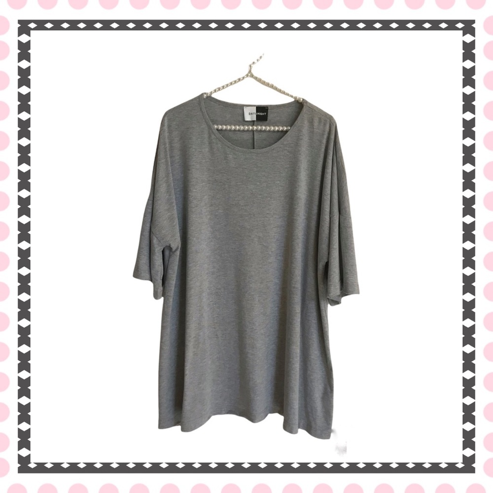 Day & Night Gray Oversized Tee Shirt, Size M/L